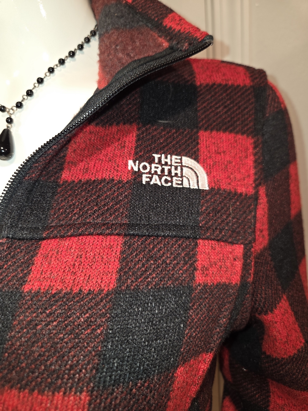 The North Face Women’s Red & Black Buffalo Plaid Fleece Jacket - Picture 6 of 12